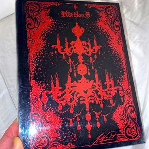 Kat Von D Eyeshadow Palette with Mascara